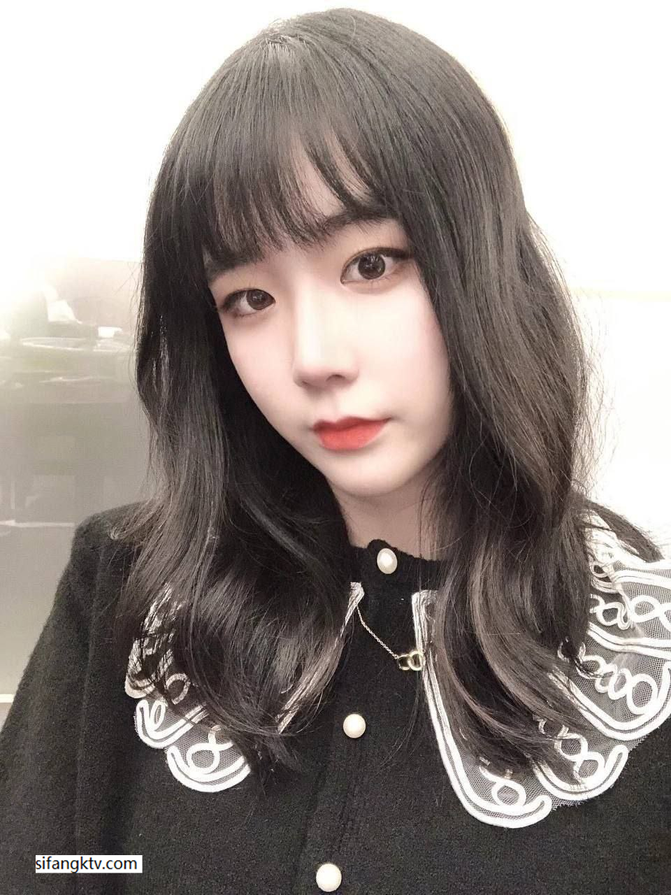 浙江叶雨婷，文静小女，灌肠，深喉吃鸡，私下骚母狗！