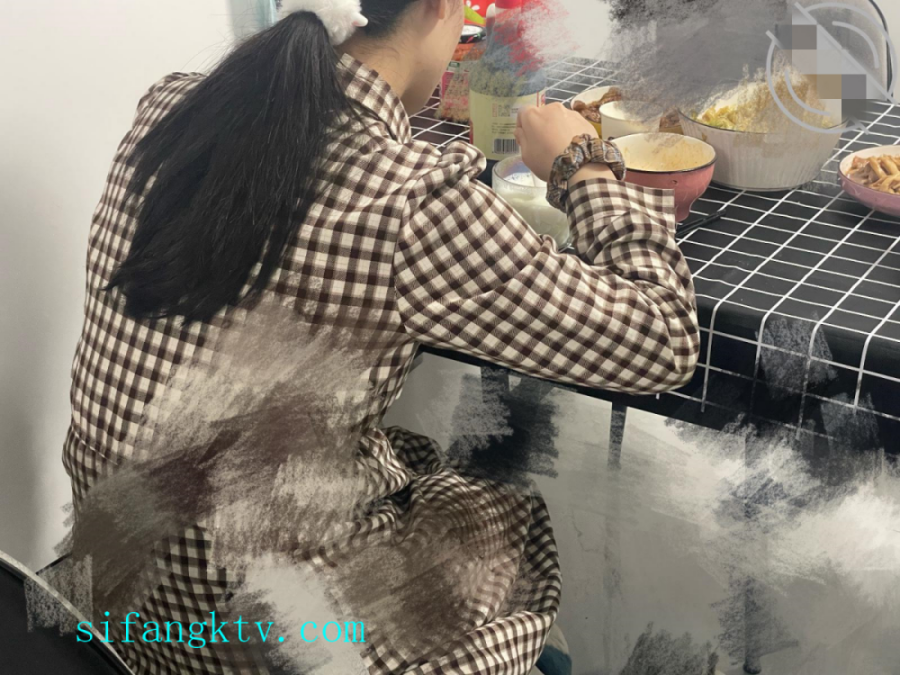 分享外站大神 拿下合租萝莉室友