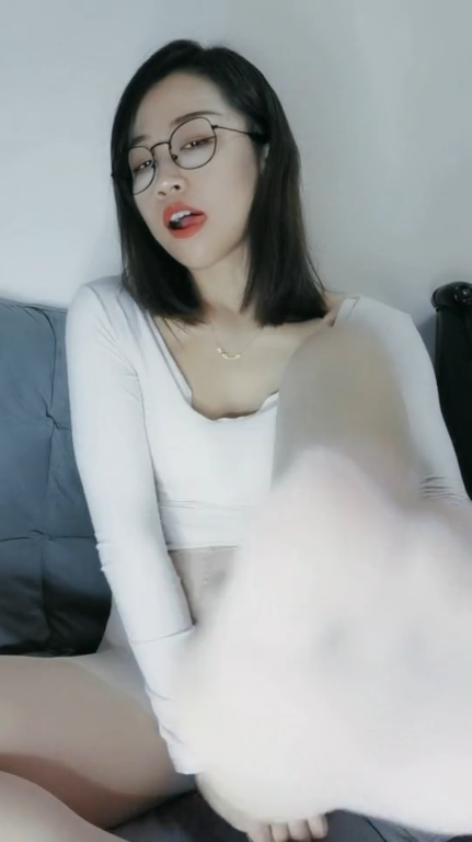 【自打包】足控精品-易直播酥酥超大尺度美足自慰私信福利第二弹(6V,135M)