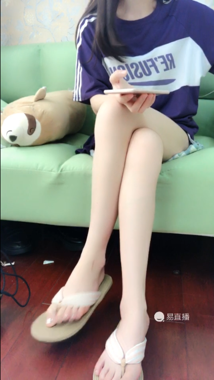 【自打包】足控-易直播童童小合集（2V,135M）