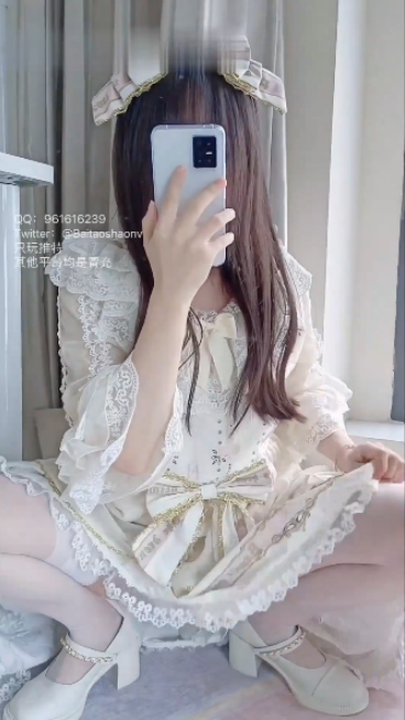 白桃少女-白丝洛丽塔