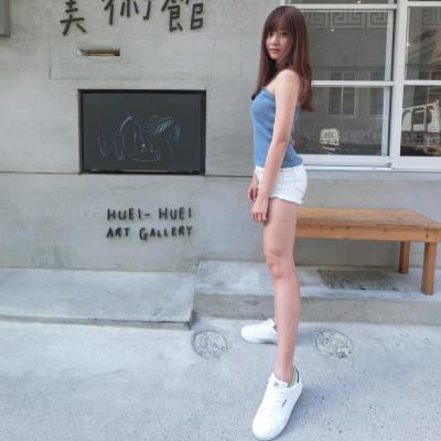 长相甜美的“华航空姐Qbee张比比私拍视讯流出