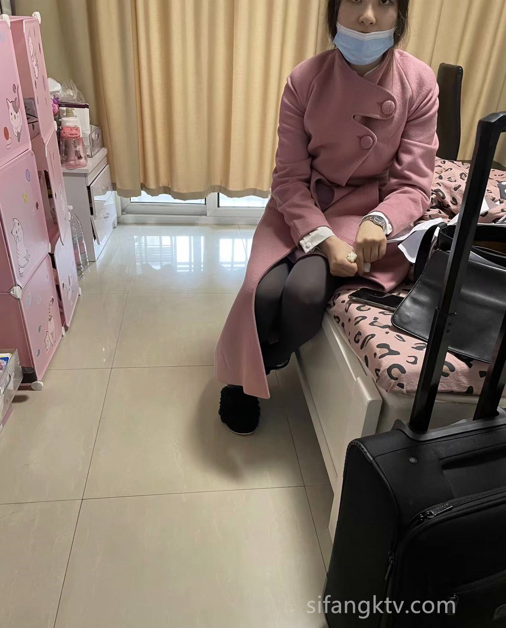【真实空姐】稀缺各大航空偷拍及兼职卖原味丝袜