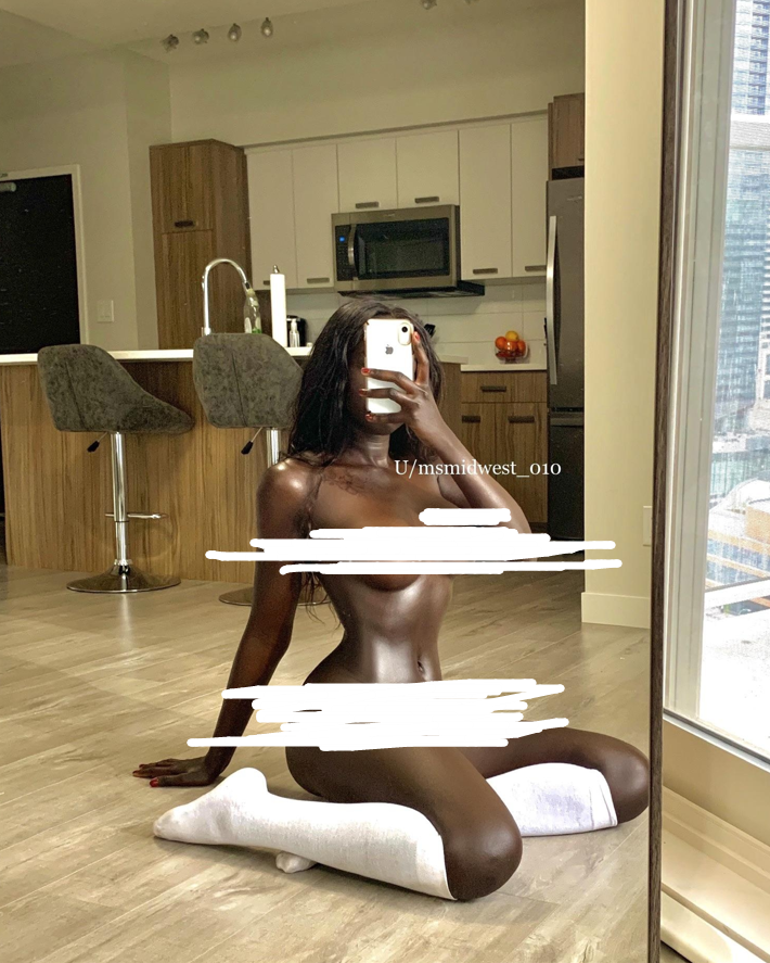 Onlyfans 黑珍珠Amirawest【329p 71v 2.5g】