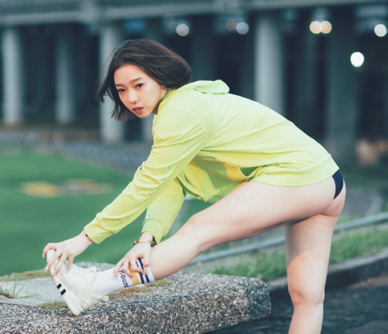 美女夜跑 （网盘 1v+50p 300M）