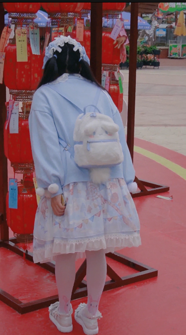 【补旧站】白丝小萝莉露出