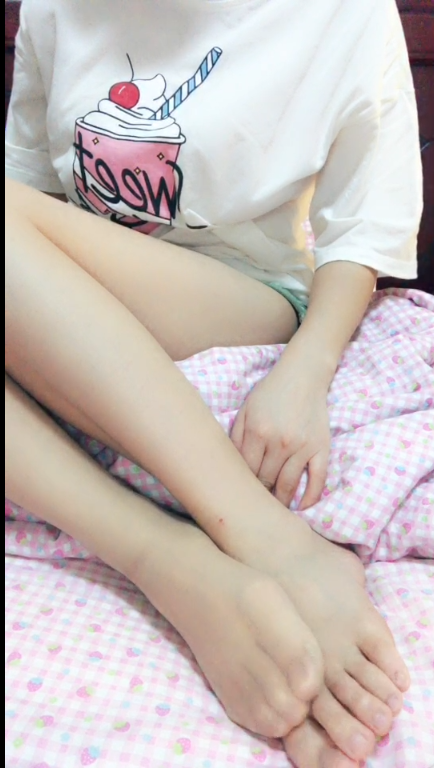 【自打包】足控-易直播小蘑菇合集(4V,640M)