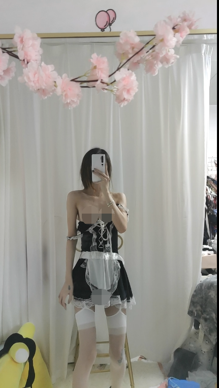 【自打包】自购-足控精品-粉葡萄高价私信福利未流出-女仆装无水印（1V,1G）