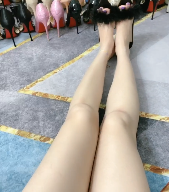【自打包】足控精品-易直播miss媛媛足交自慰诱惑私信福利(56V,5.73G)