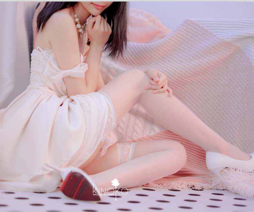【自打包】福利姬-铃木美咲-黑白双丝足交(2V,75P,7.32G)