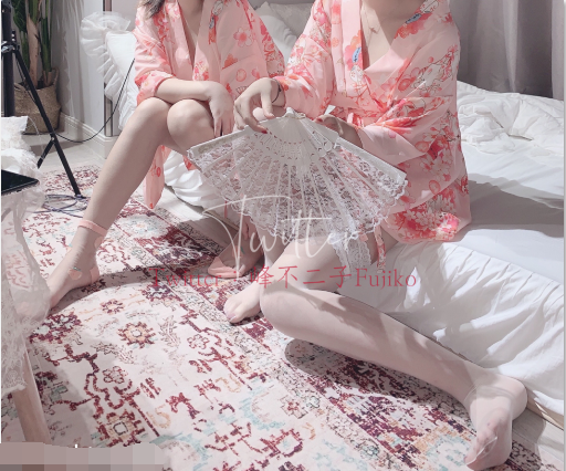 NO.56 推特顶级女神 峰不二子 千元福利完美露脸15V+1362P,模特身材,明显脸,多少男人的梦中情人 7.3G