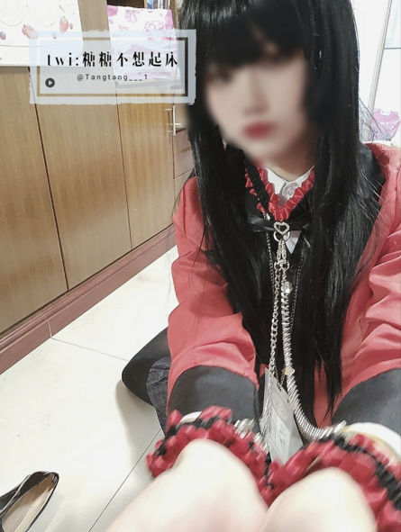 福利姬糖糖不想起床4套 【719p 21v 2.26g】