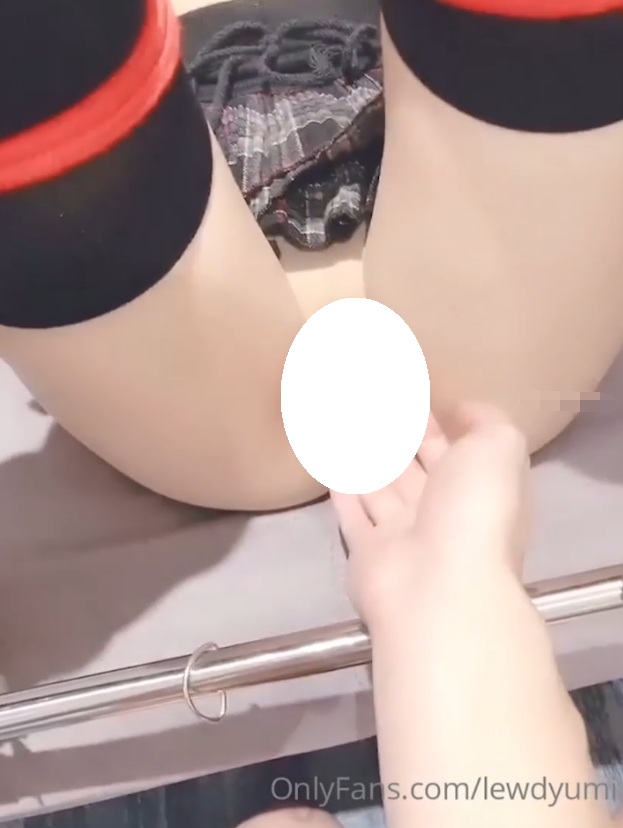 Onlyfans极品萝莉lewdyumi-付费解锁不雅自拍被玩到淫水都能拉丝【62p 1v 1.26g】