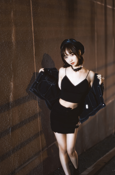 网红Coser@木绵绵OwO 室外短裙 [58P1.97G]