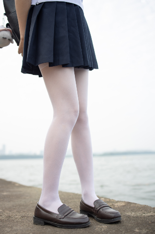 森萝财团写真 JKFUN-028 抑郁湖边与绝望天台 15D白丝 默陌 [58P2V3.14G]