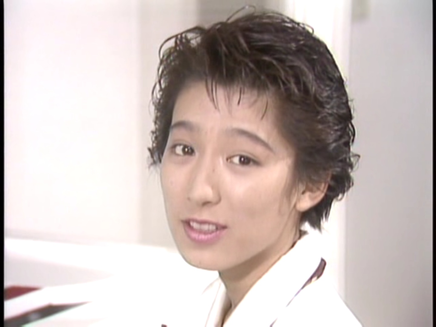 年轻的松本麻里奈磁力