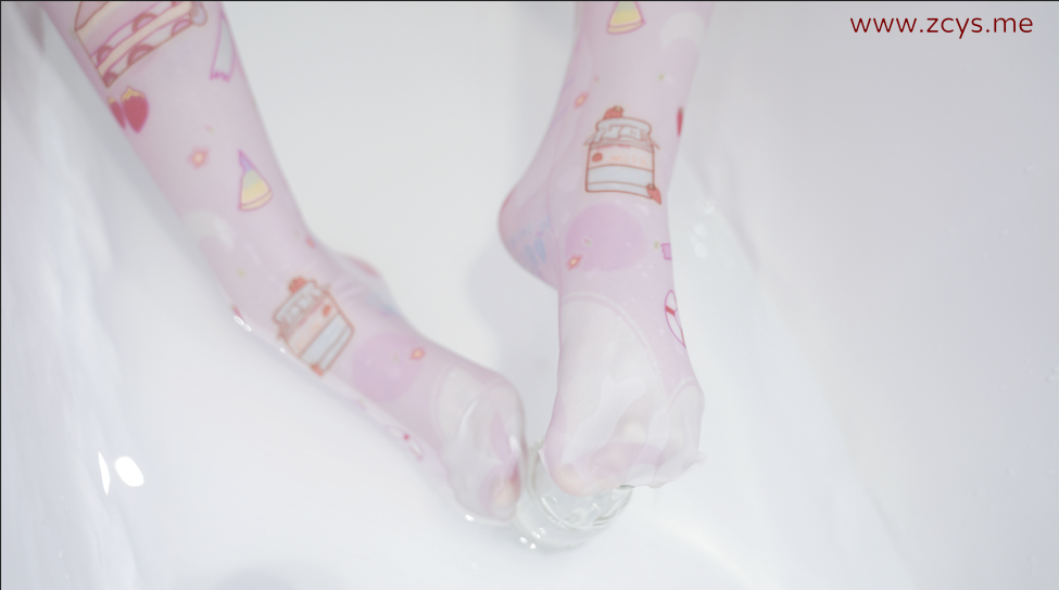 爆机少女喵小吉 - 小吉的雪糕时间【66p 398mb】