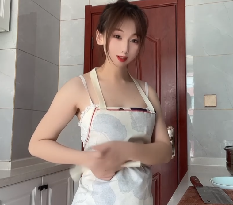 小桃酱-兄妹乱伦-哥哥快把精液射进来,中出内射极品骚穴【1v 435mb】
