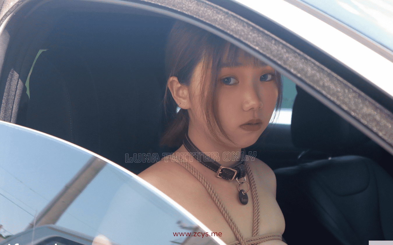 推特台湾极品反差婊 Lunana 福利，人前完美露脸露出 431m