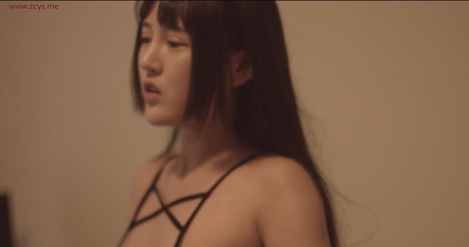 爆乳嫩模女神-白一晗-最新未流出私拍 1V/662M