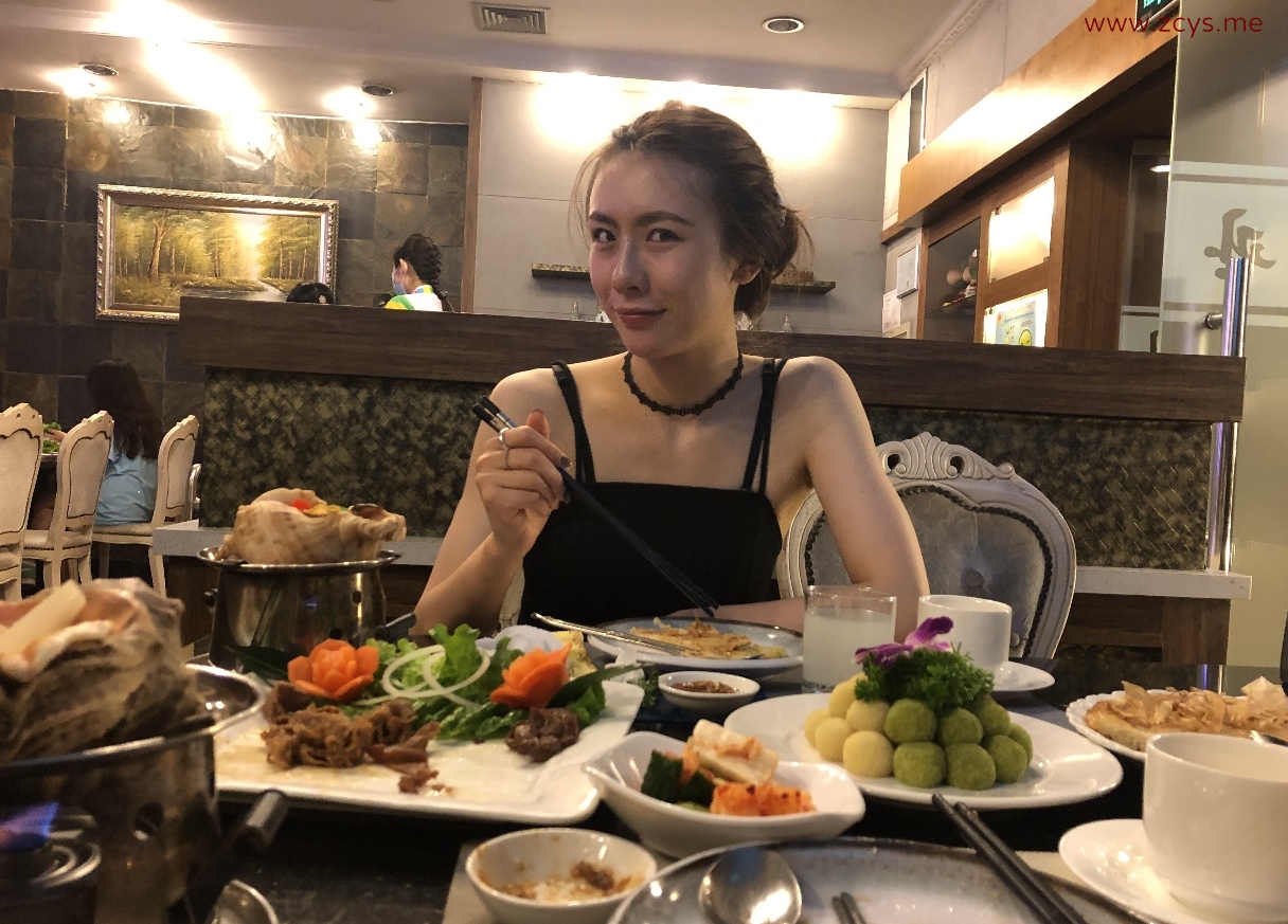 高颜值少妇与男友大尺度自拍泄密视图合集 790M
