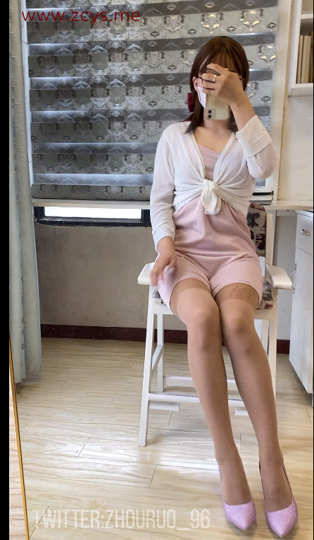【自打包】自购-足控精品-推特颜值美足up-若若老师–定制福利第7弹,4K画质(1V,2.35G)