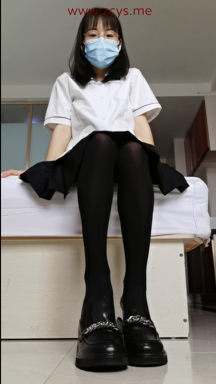 【自打包】足控精品-推特嫩妹眼睛娘-小琪琪文文-超骚美足第3弹(3V,1.52G)