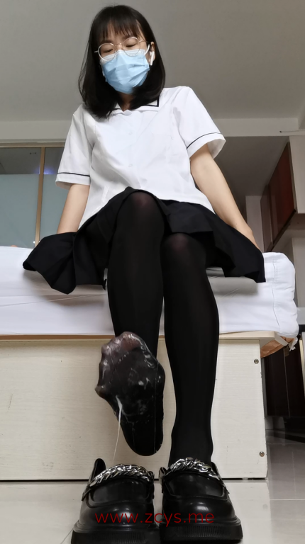 【自打包】足控精品-推特嫩妹眼睛娘-小琪琪文文-超骚美足第3弹(3V,1.52G)