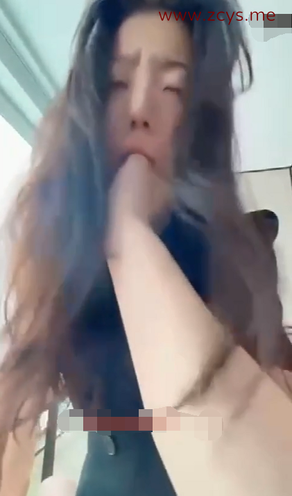 【自打包】本月大瓜第4弹-警察网警花记者张津瑜和上司吕总偷情啪啪视图(聊天记录+视频,8P,6V,134M)
