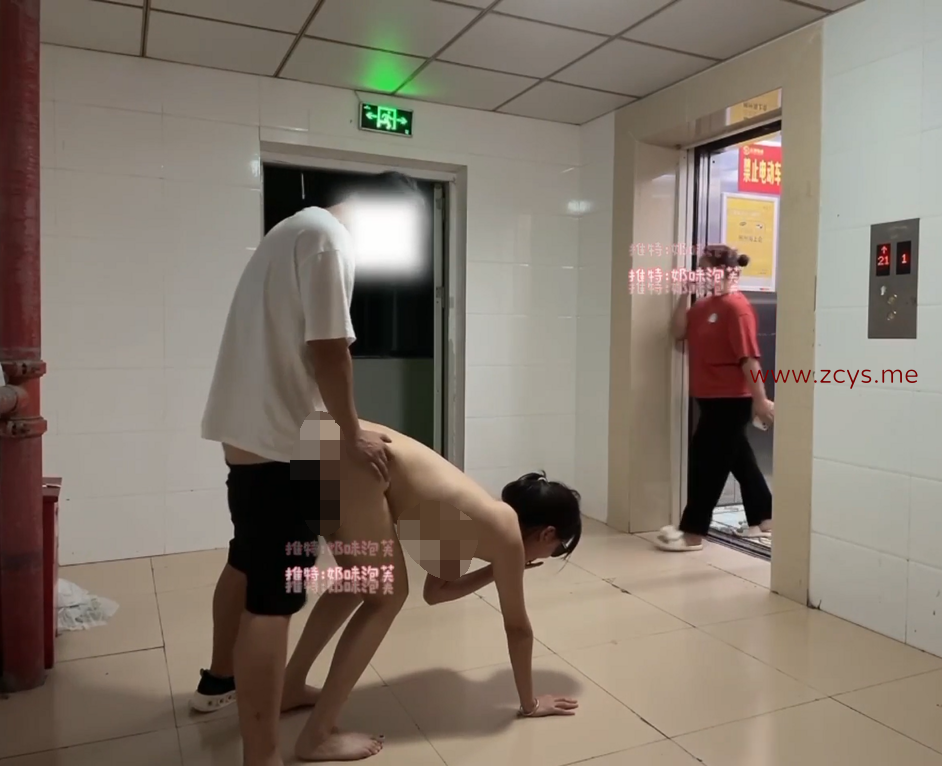 【自打包】吊炸天-推特极品露出-奶味泡芙-多场景露出啪啪视图合集(160P,132V,1.87G)