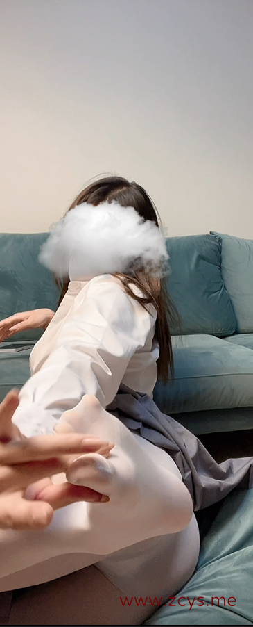 足控【推特雪莉】 白丝尽显极品美腿 1V/1.29G