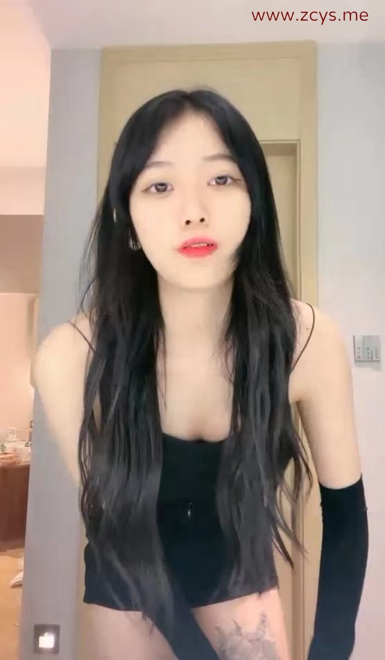 气质美女长发高挑身材露脸跳热舞【1V/ 808M 】
