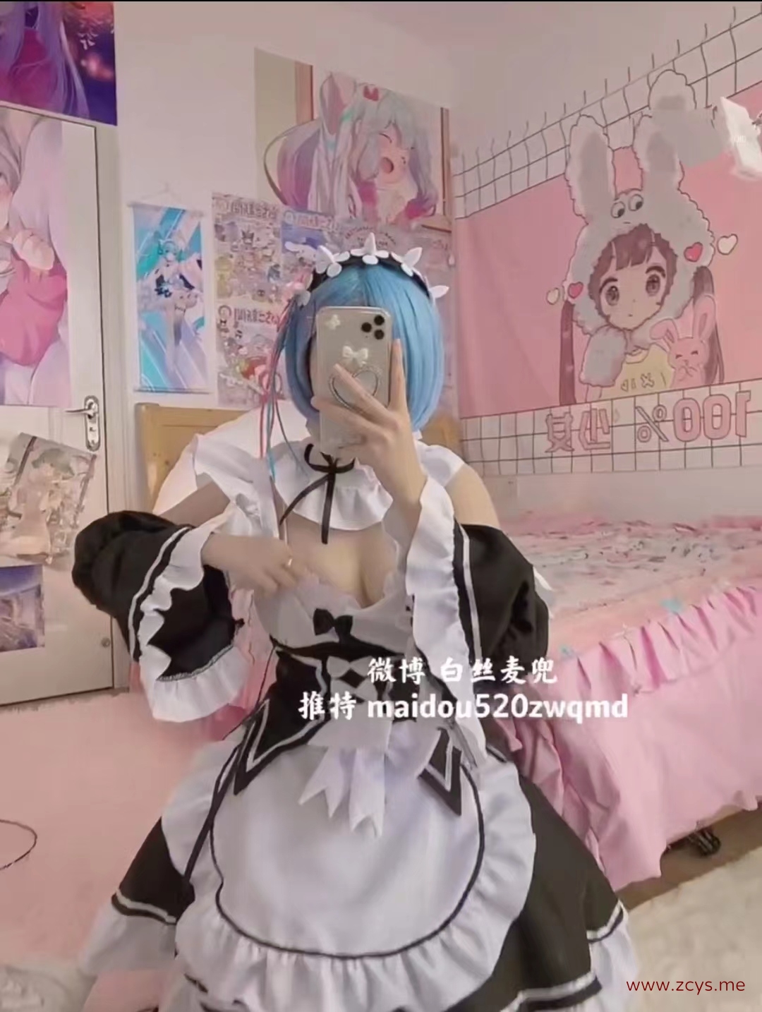 【麦兜小可爱】尿尿+自慰+啪啪 【3V/730MB】