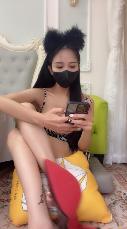 【自打包】源码自录-足控-易直播 甜大大（1V,723M）