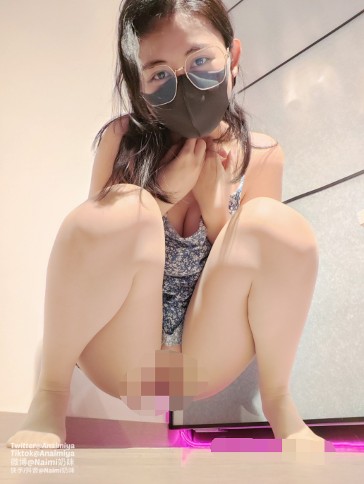 【自打包】推特人气母狗-奶咪-9月新-黄蓝碎花(41P,2V,1.71G)