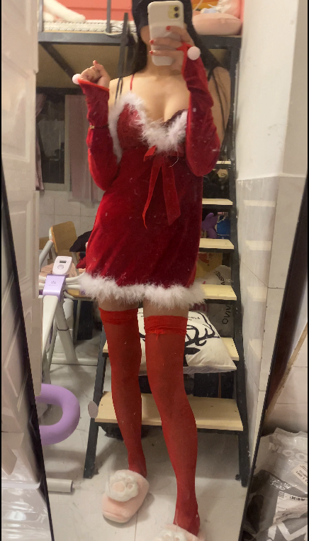 【自打包】福利姬-青樱-圣诞装(1V,1.87G)