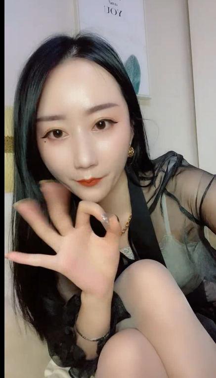 【自打包】源码自录-足控-易直播 chanel(miumiu) 3(2V,1G)