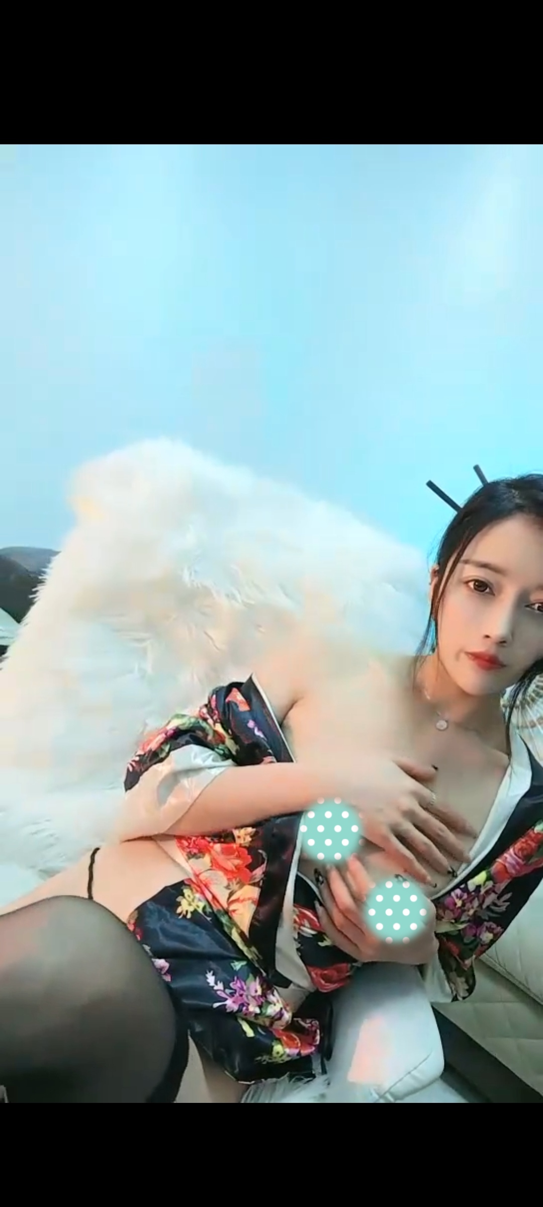 【一库一库】咖啡小姐-太骚气了，一双美腿配上黑丝YYDS【1V/290M】