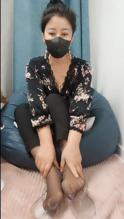【自打包】源码自录-足控-易直播 菲儿(1V,151M)