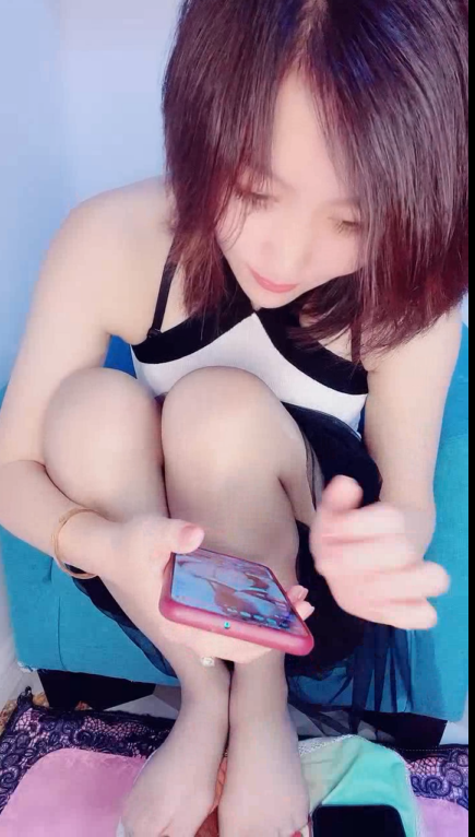 【自打包】源码自录-足控-易直播 媚娘 4(1V,533M)