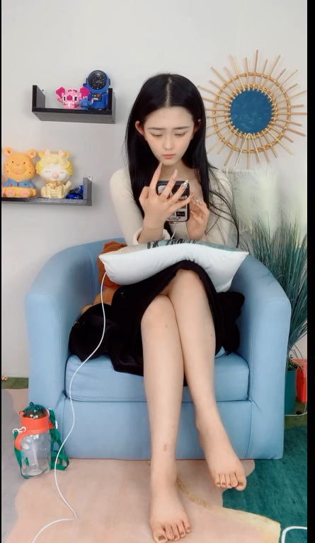 【自打包】源码自录-足控-易直播 苏暖（1V,135M）