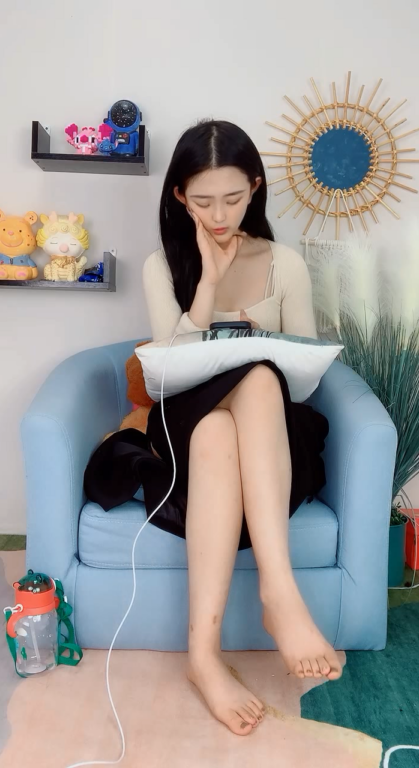 【自打包】源码自录-足控-易直播 苏暖（1V,135M）