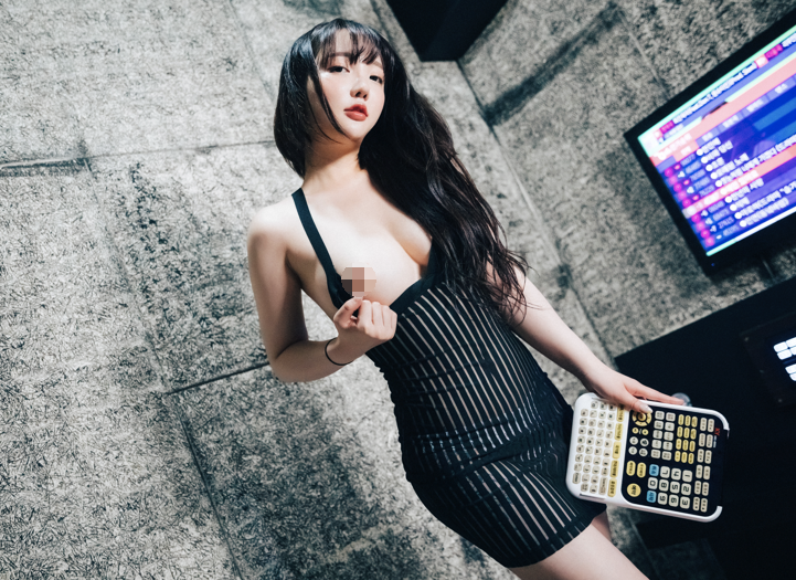 [孙乐乐]Loozy-YeEun – Player【154p 1.45g】