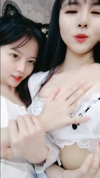 女神颜值姐妹花【无敌兔兔】！1V 369MB