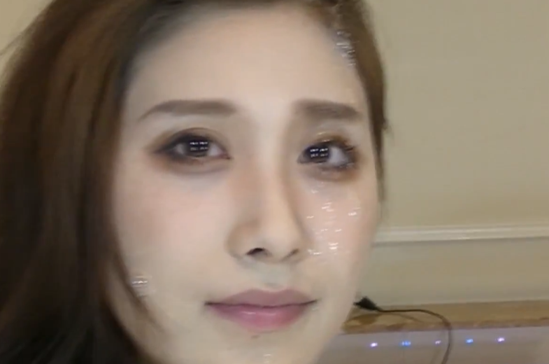 车模美女奶油诱惑