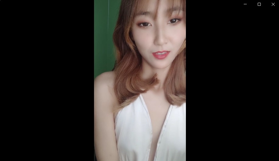 新来的美女激情大秀诱惑狼友，揉奶玩逼跳蛋抽插，特写展示【1V 526MB】