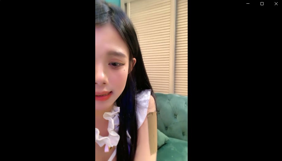 顶级尤物！网红美少女首秀！女仆装D罩杯美乳，说话嗲嗲呻吟好听，特写视角，揉搓多毛骚穴【1V 760MB】