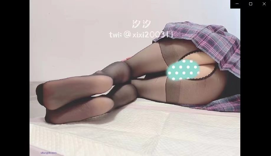 （补档）极品嫩妹【汐汐】定制紫薇 放 尿 合集【17V 10P 3.7G】