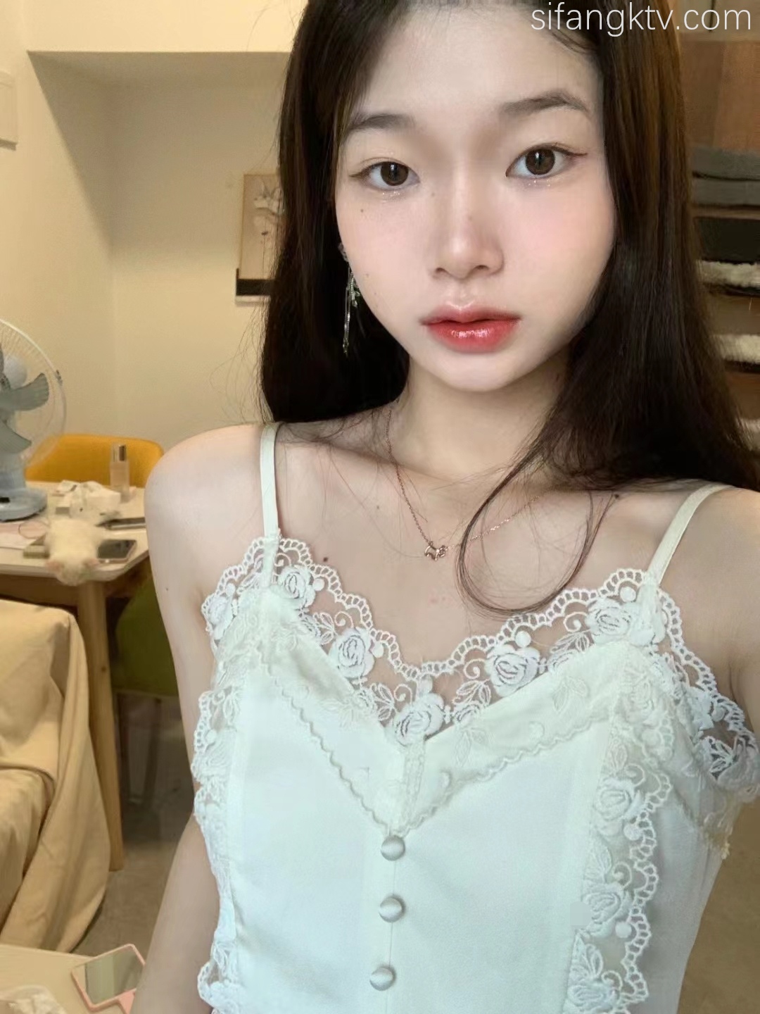委屈小狗68p+52v 668MB