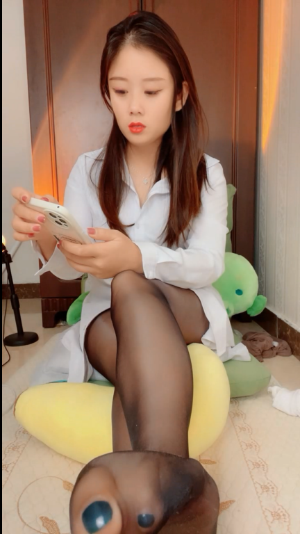 【自打包】源码自录-足控-易直播 手可摘棉花(1V,634M)